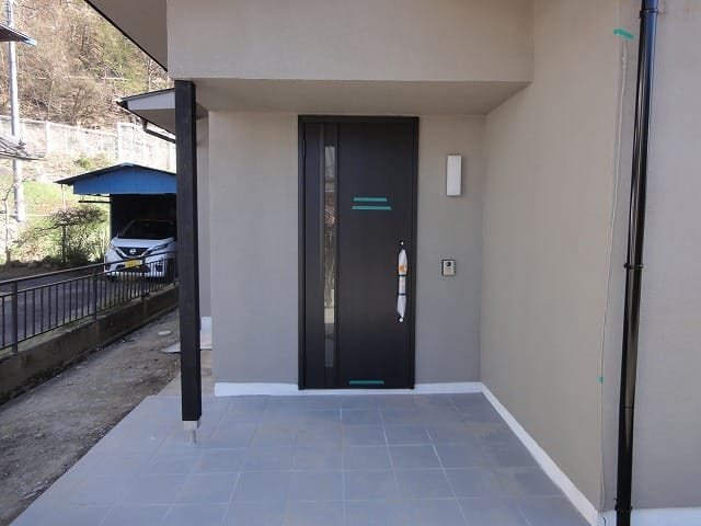 玄関ポーチです。