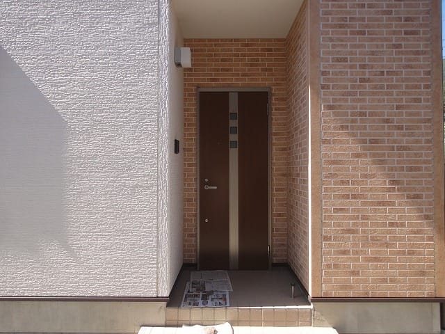 玄関ポーチです