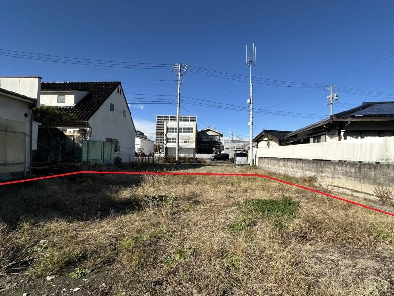 北側隣地の様子