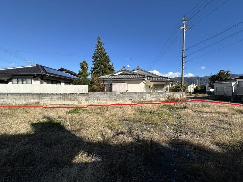 東側隣地の様子