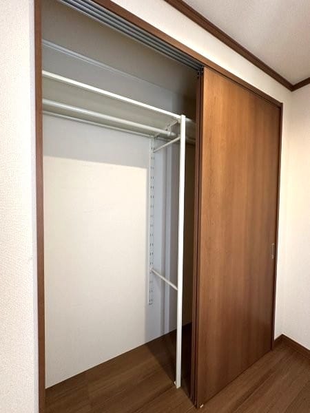 寝室クローゼット