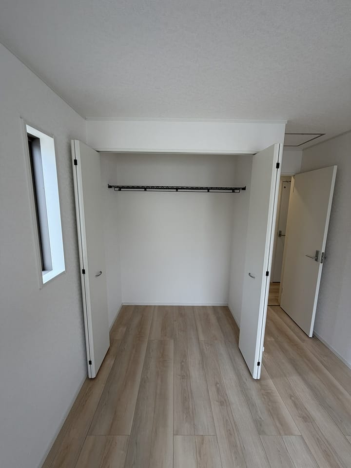 2階:洋室6.5帖(北側)収納