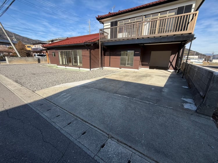 駐車スペース3台可能