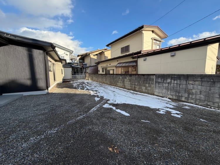 駐車スペース3台可能