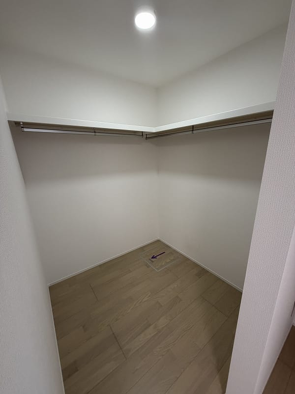 1階:ウォークインクローゼット2帖