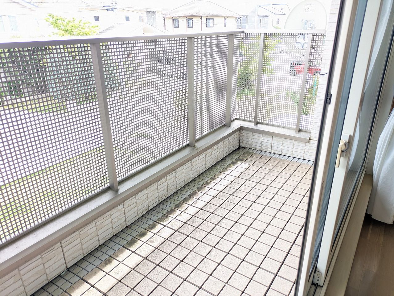 バルコニー 日当たりが良好なので洗濯物がよく乾きそうです!
