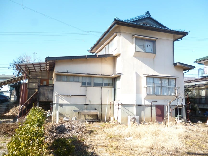 玄関反対側より