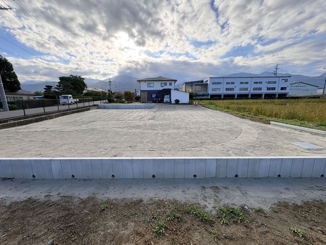 東側