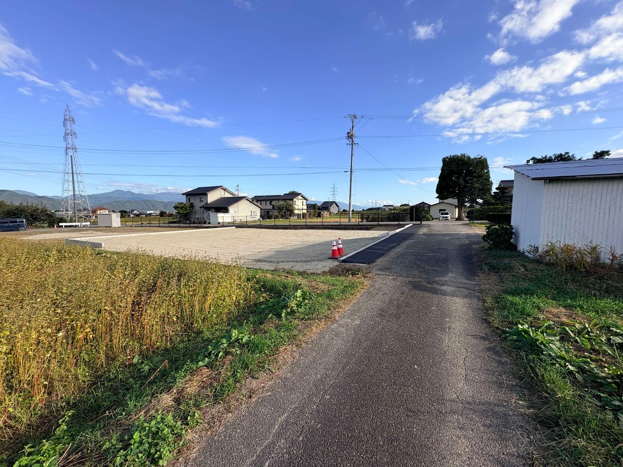 西側接道