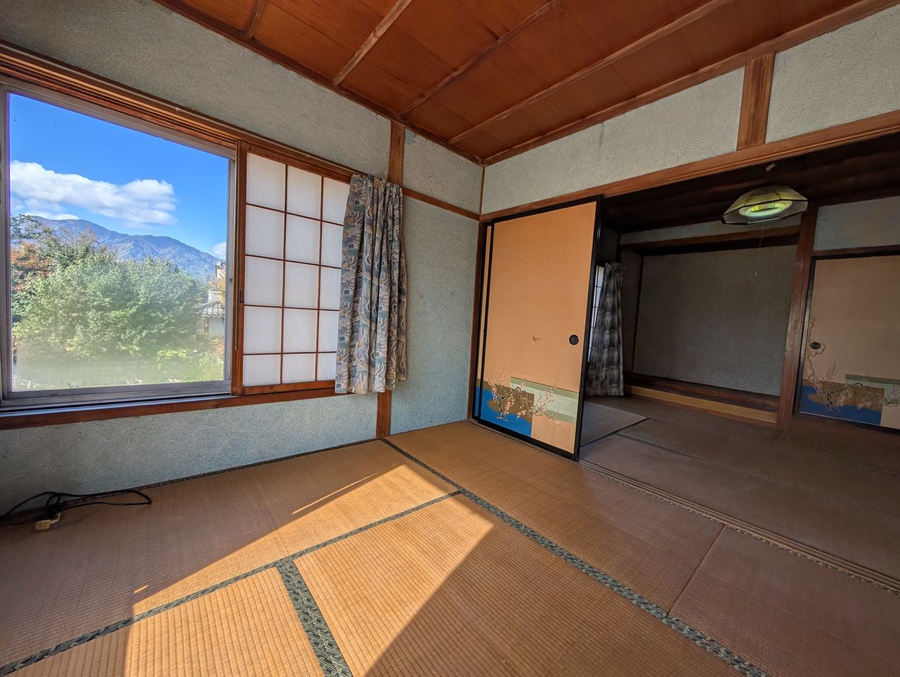 山が見える寝室にしますかね