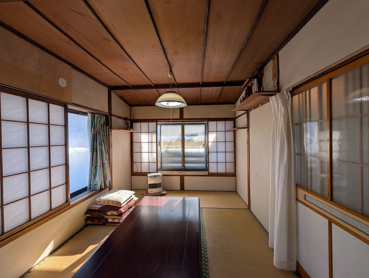 大人には見えない