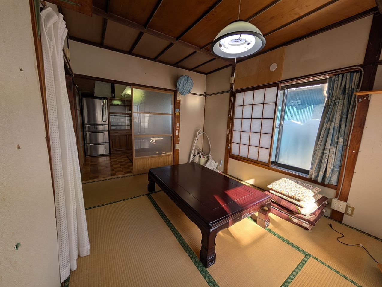 かりそめの一夜をすごせる居間