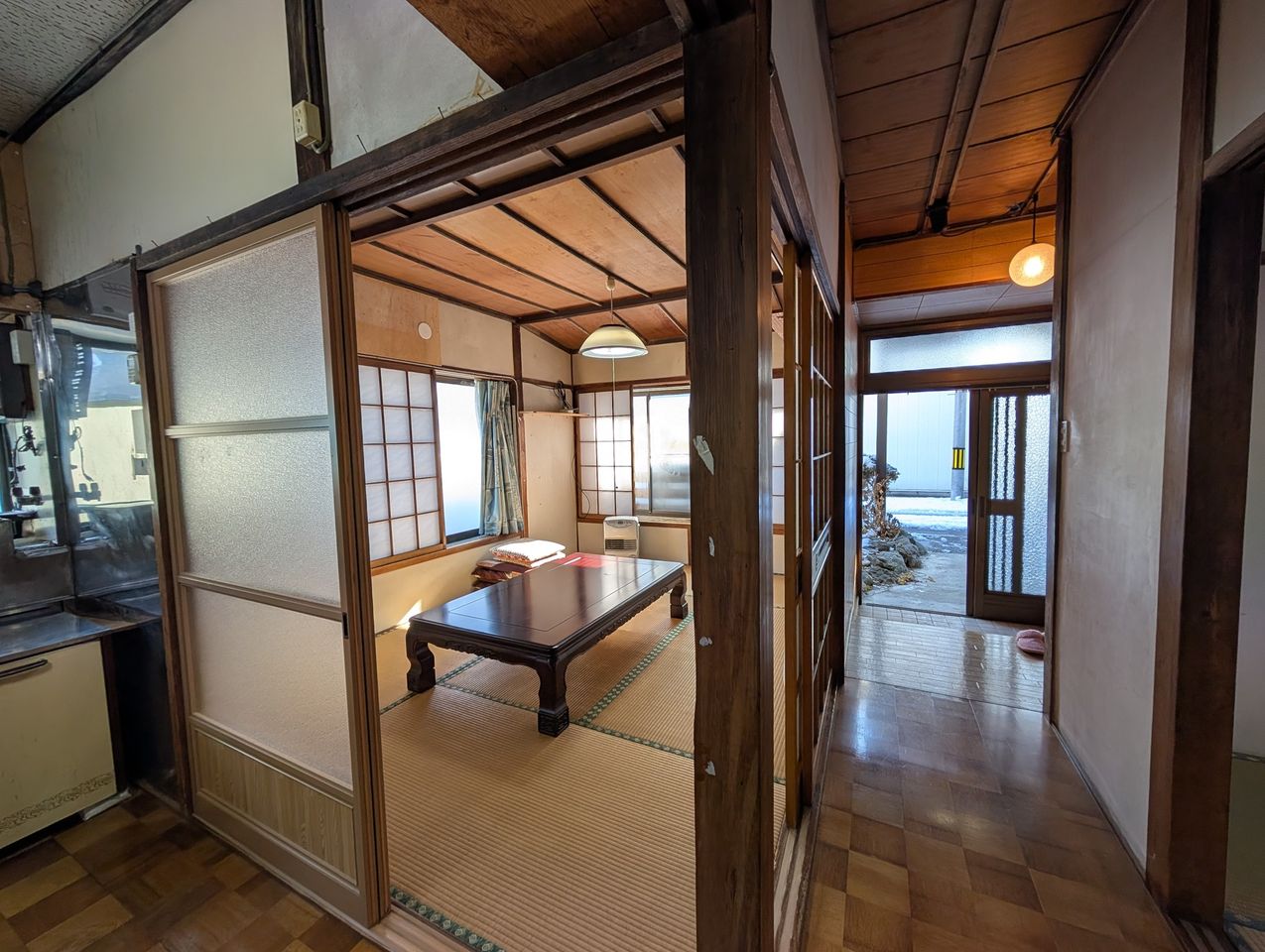 居間を突き抜けて確かめろ