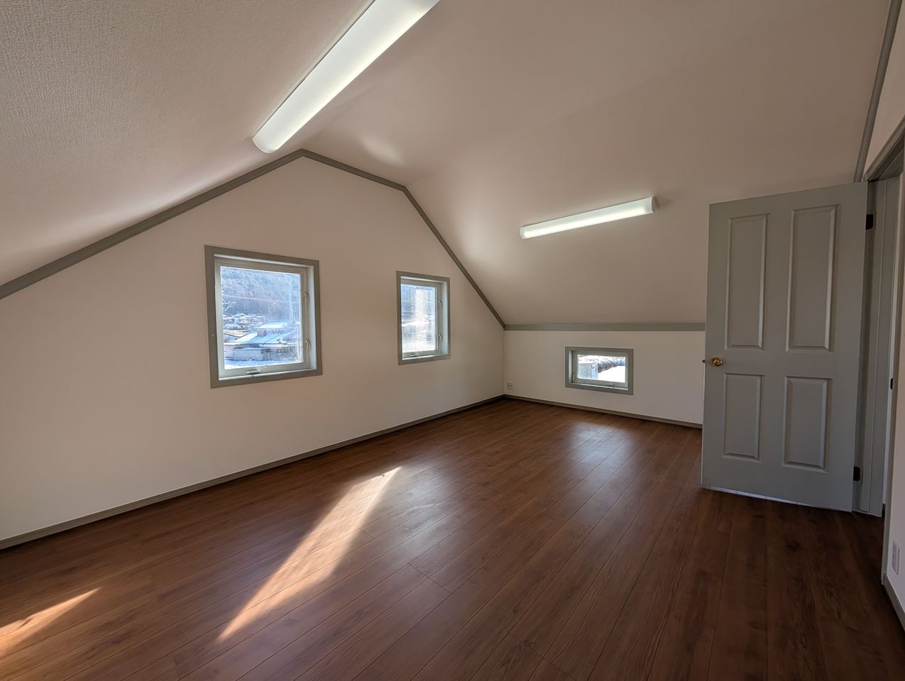 こっちから見ても