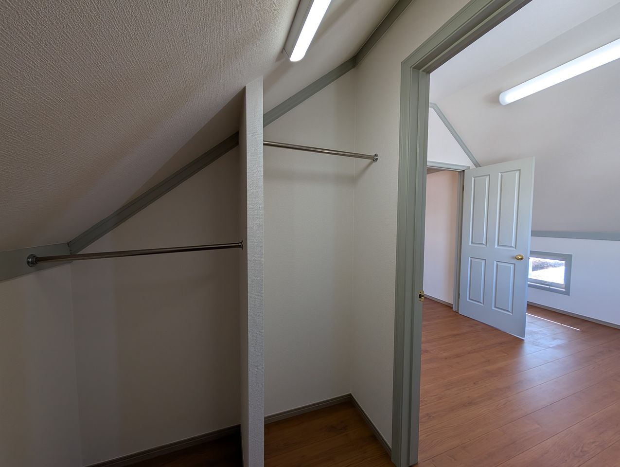 必殺!段違い平行ハンガーパイプ