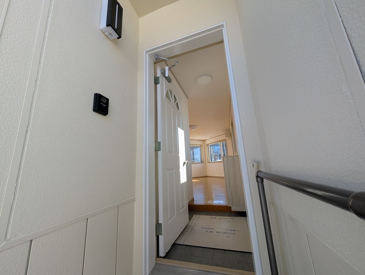 明けても可愛い玄関