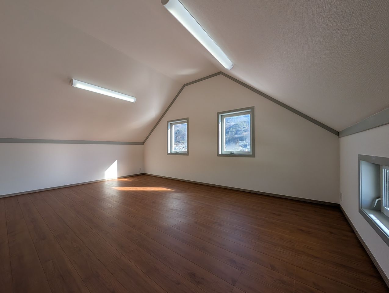 こっちからみても