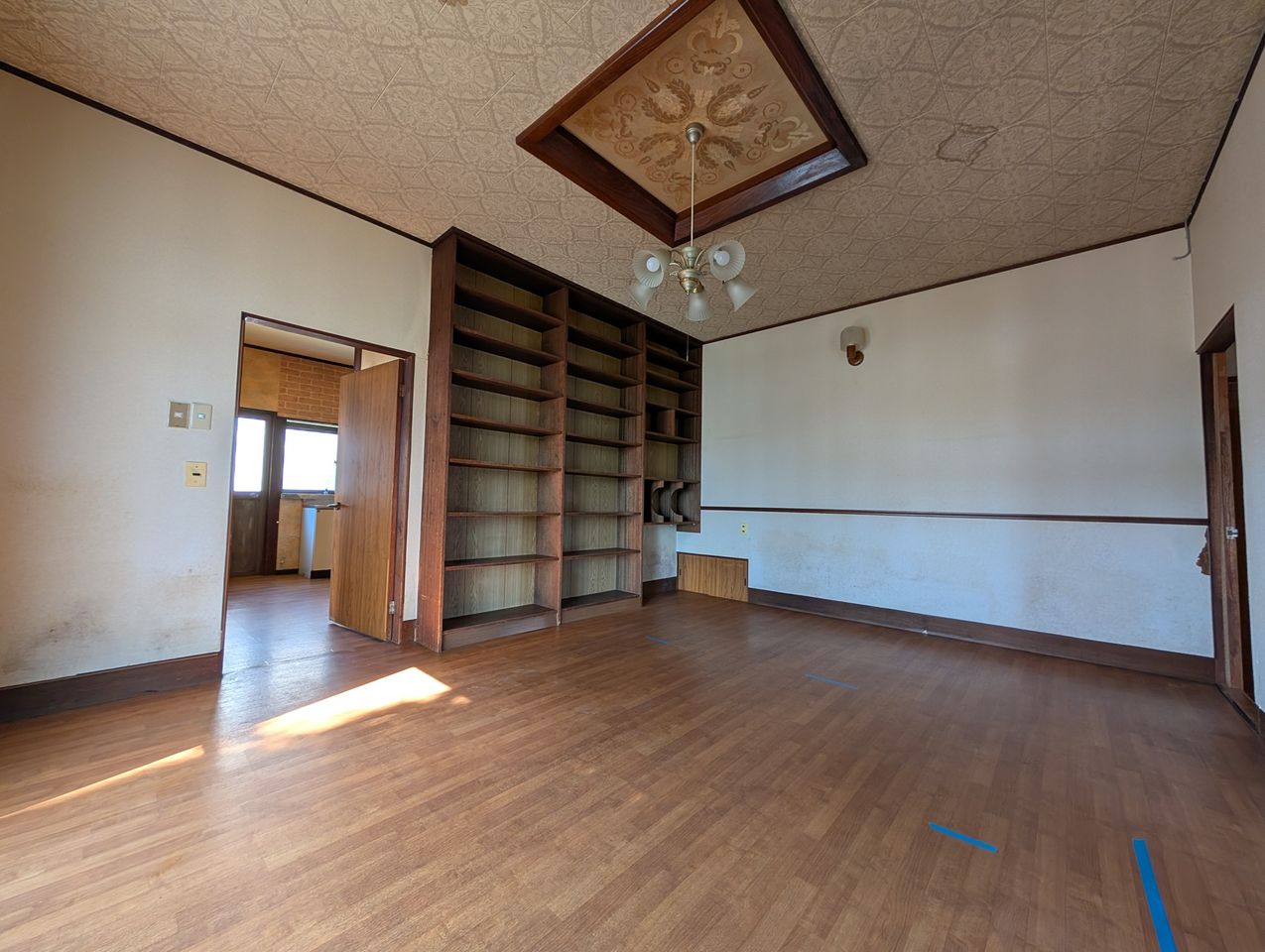 昔の洋室感が逆に新しい