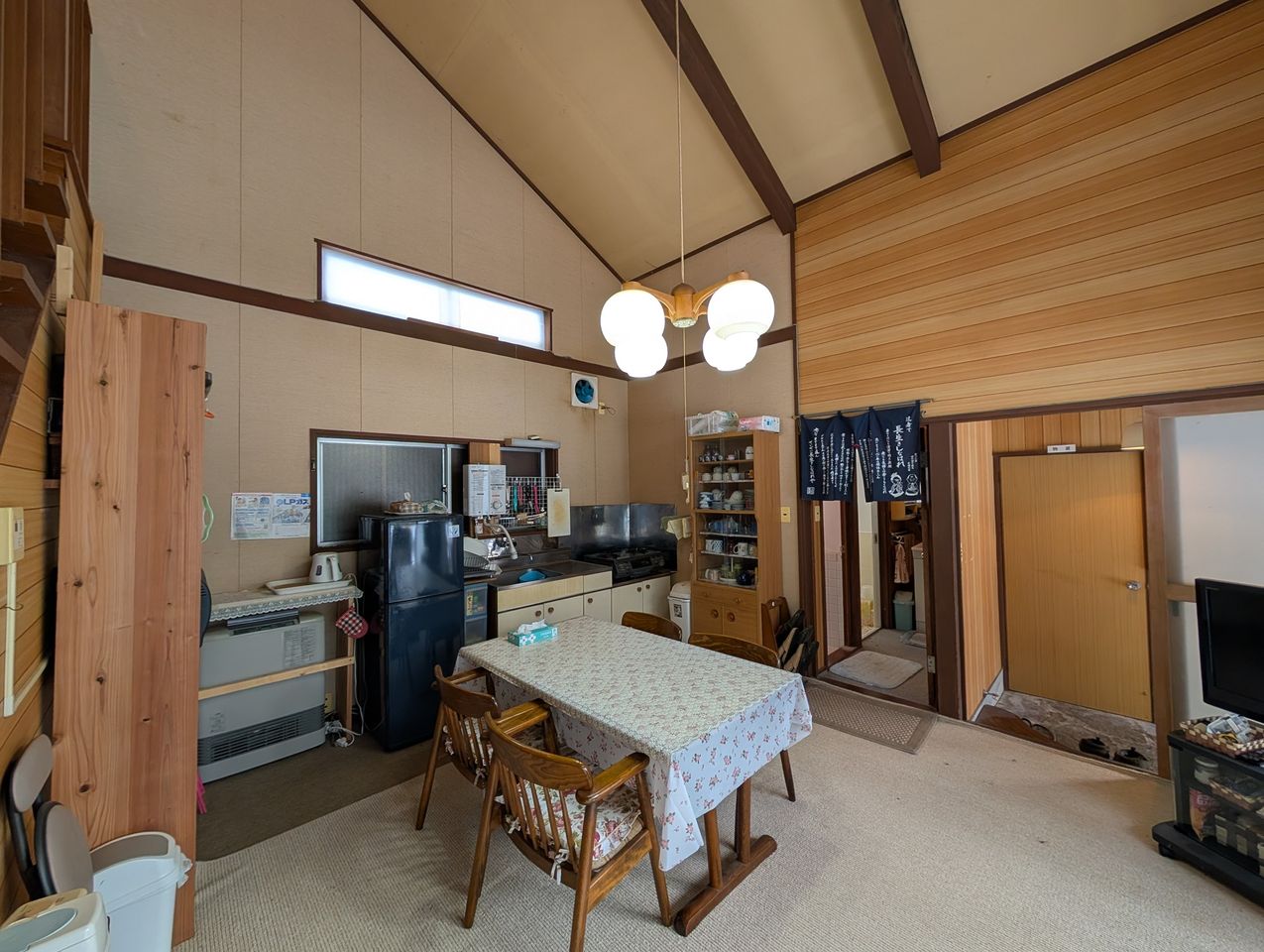 結局ダイニングテーブルで過ごす