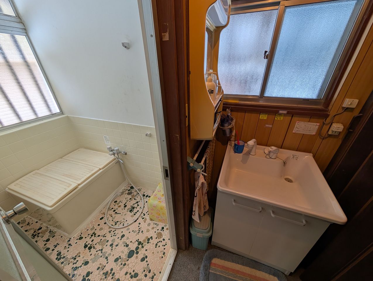 お風呂と洗面お隣通し