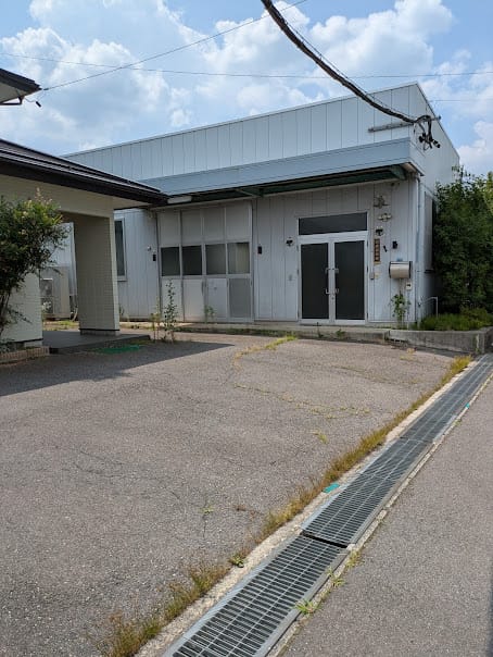 工場(南側の出入口)