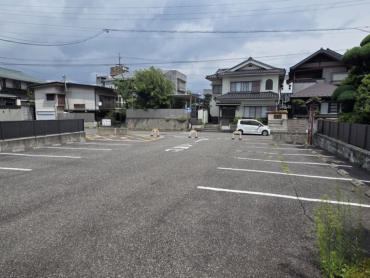 店舗より 前面道路方面