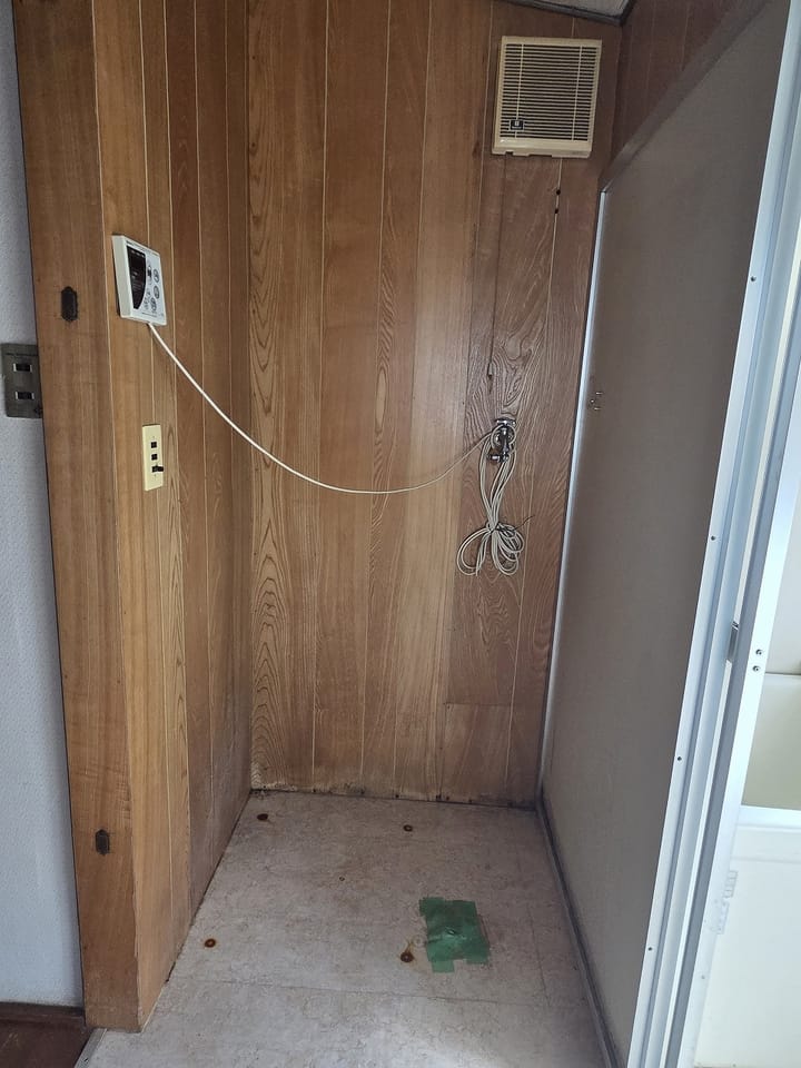 南側建物 洗濯機置き場