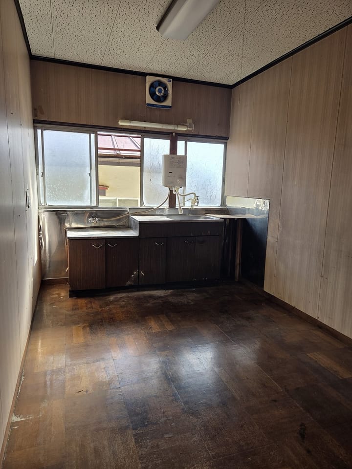 北側建物 キッチン