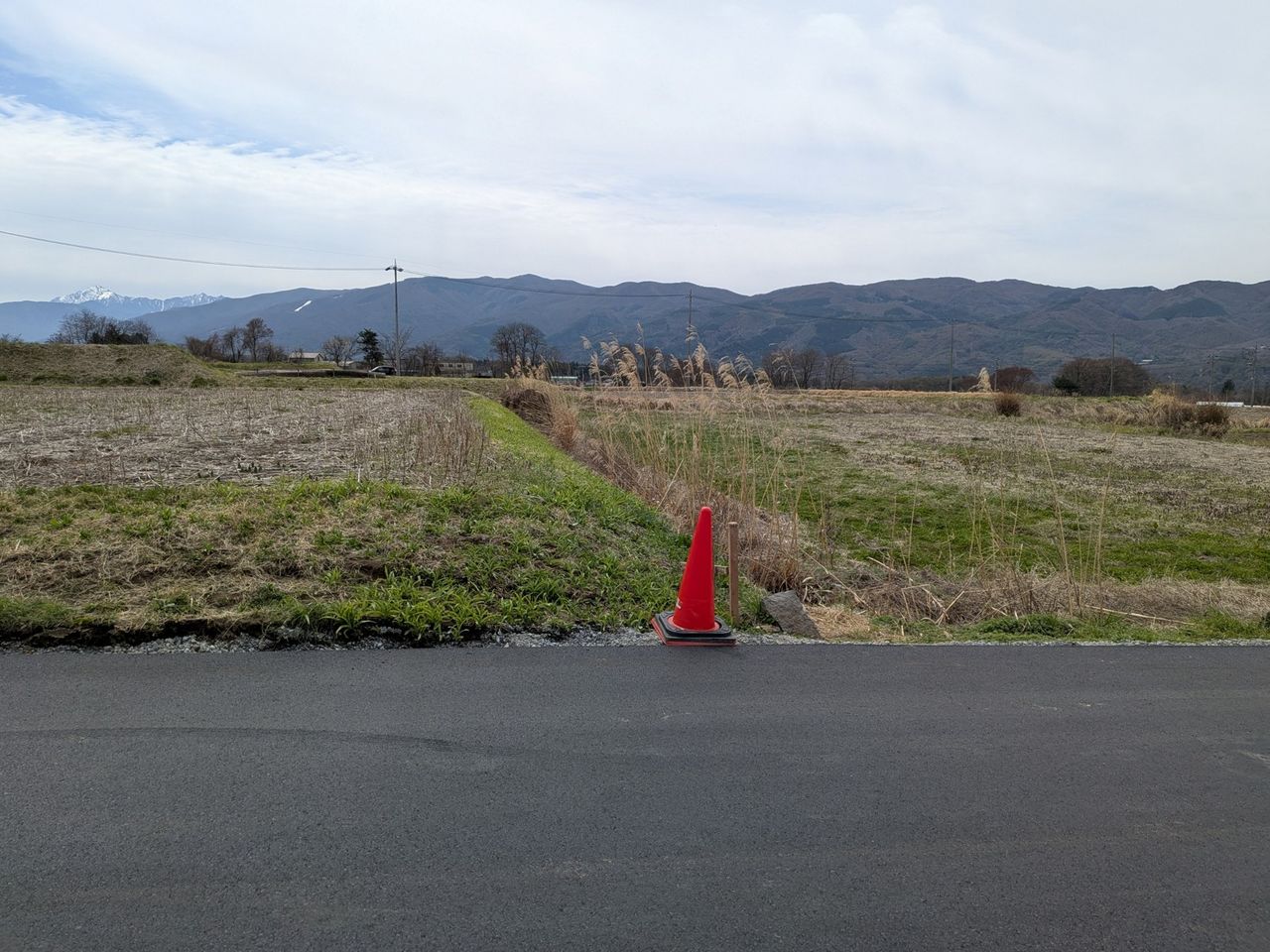 分譲地南側隣地