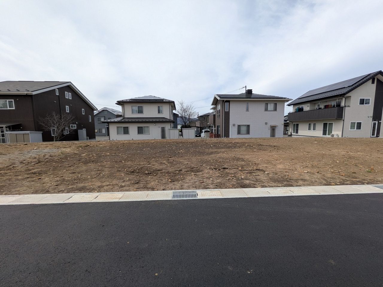 東側(接道)から西方向