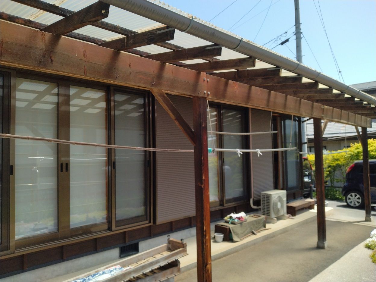 南側にテラス屋根あります