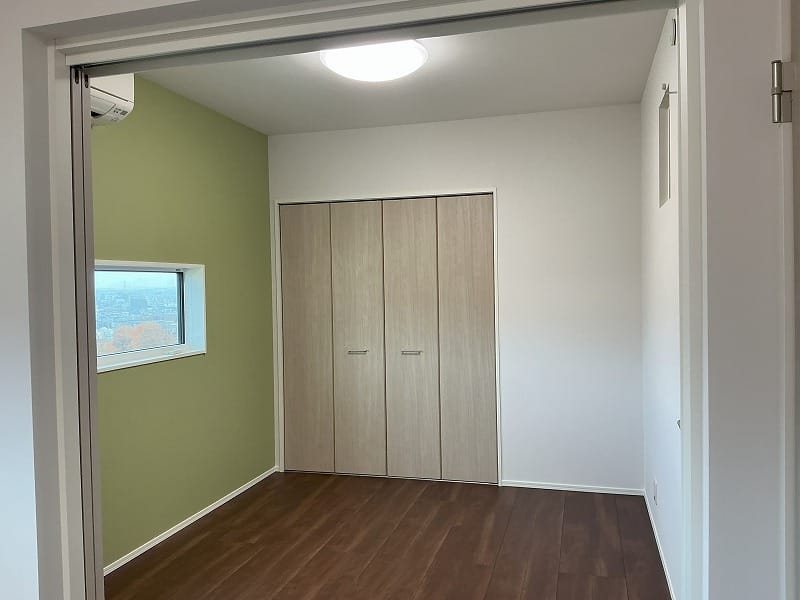 真ん中5.2帖洋間