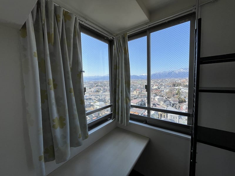 新築時パンフレットの言うミセスコーナー(笑)眺めが良すぎて作業の手が止まりそう