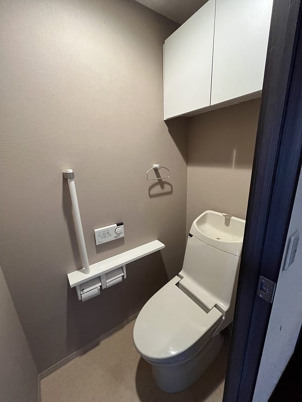 足腰に不安がある方でも手すりがあれば断然安心