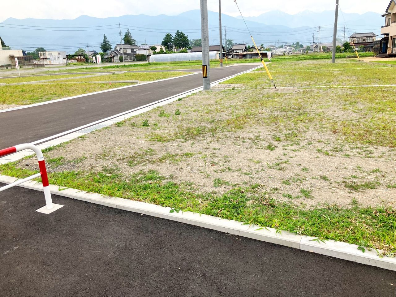 東側通路よりA号地