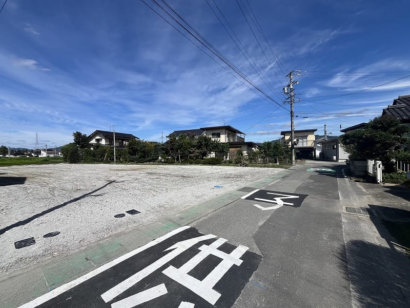前面道路西より東方向