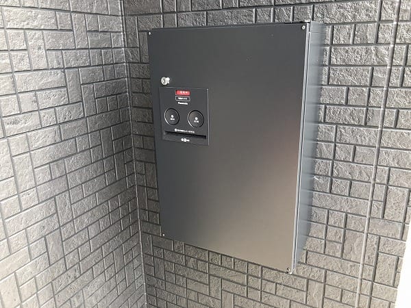 宅配ボックス(外側)