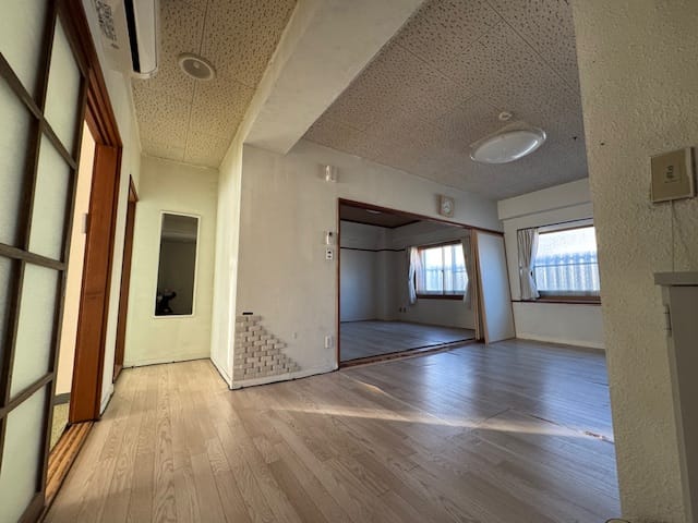 LDK(玄関から撮影)