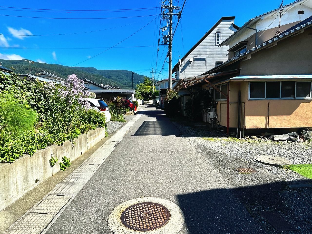 北側前面道路