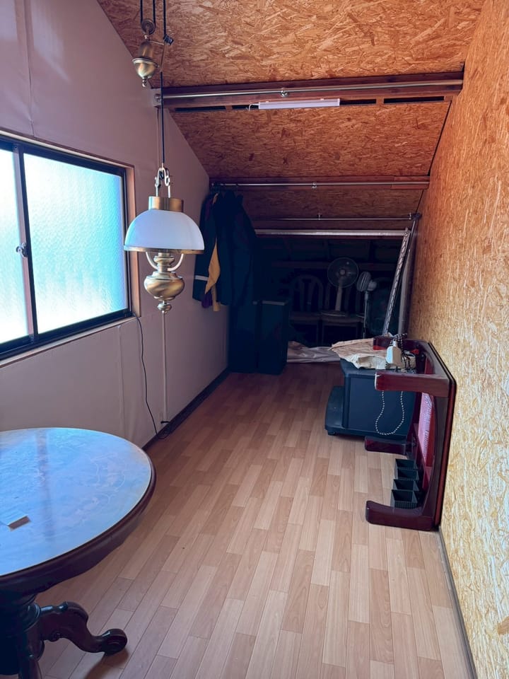 屋根裏収納