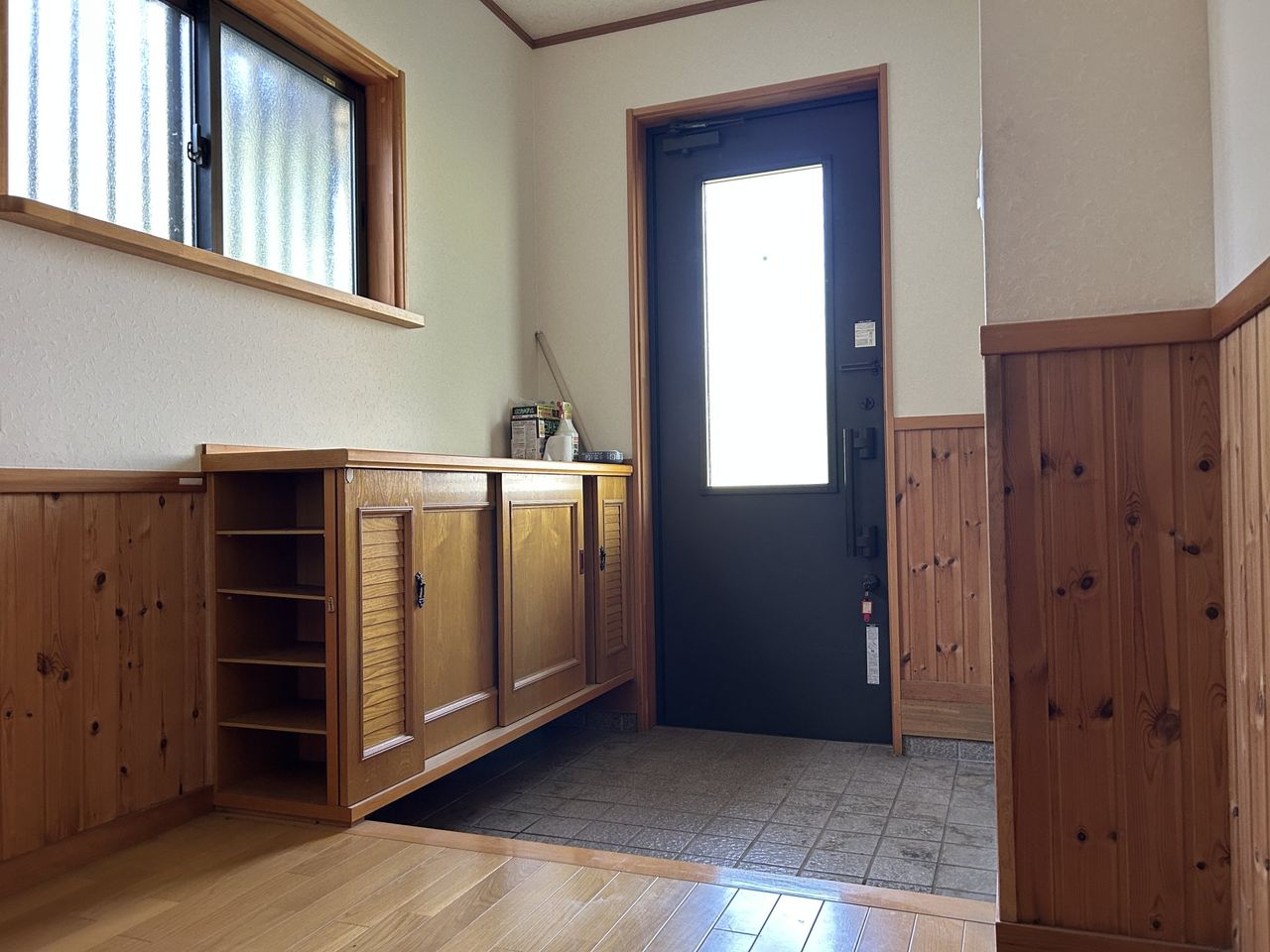 玄関内