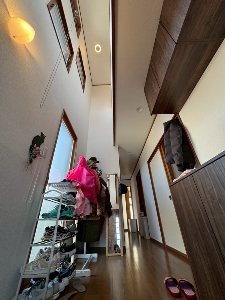 玄関内部・1階廊下【リフォーム前】