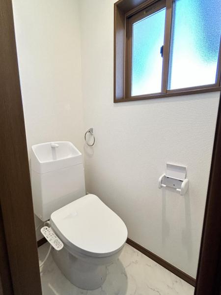 2階暖房便座、シャワートイレ