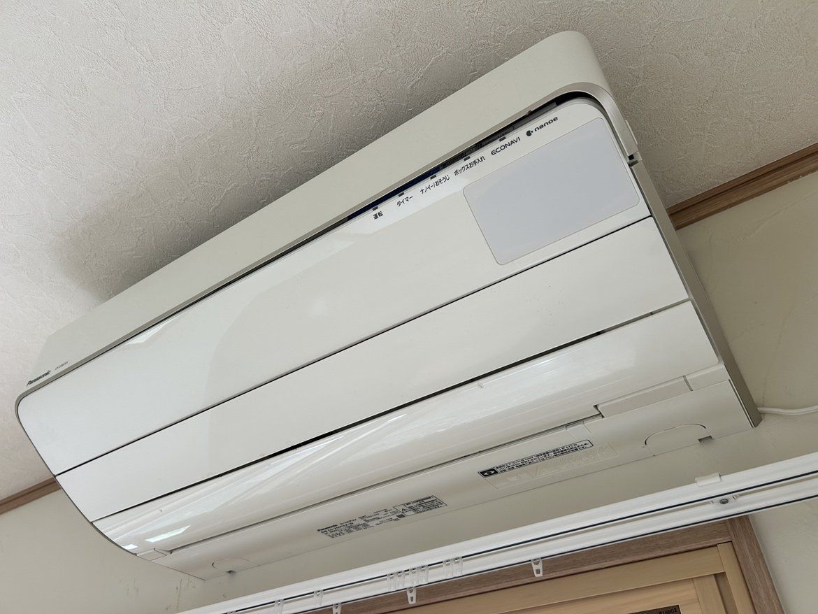 洋室にエアコン