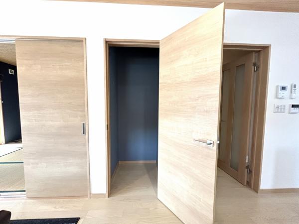 リビング内物入