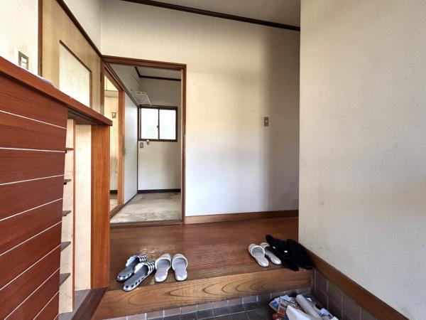 玄関ホールリフォーム中