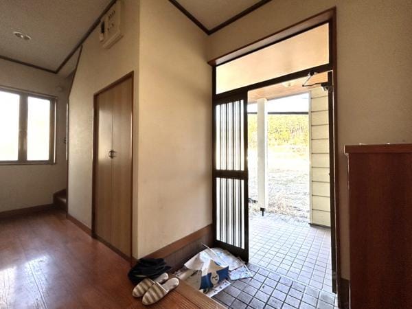 玄関ホールリフォーム中