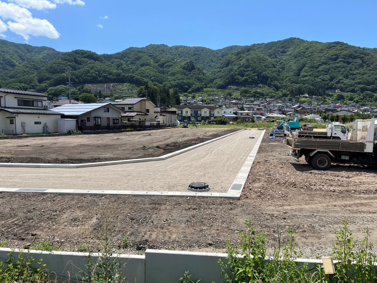 造成進行中