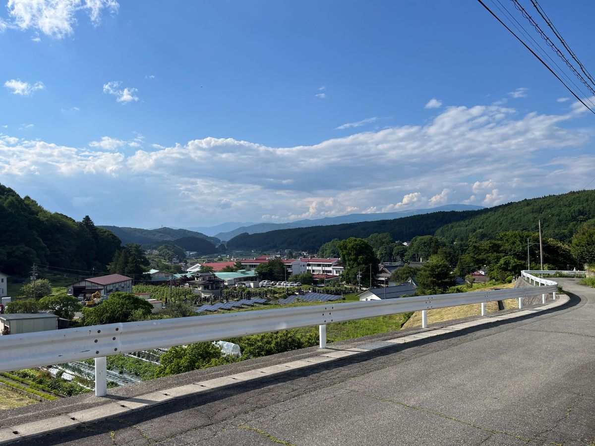 お庭からの西側景観