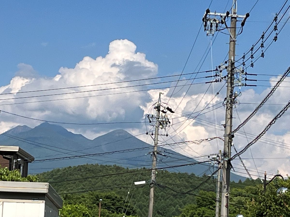 お庭からの東側景観(八ヶ岳が見えます)